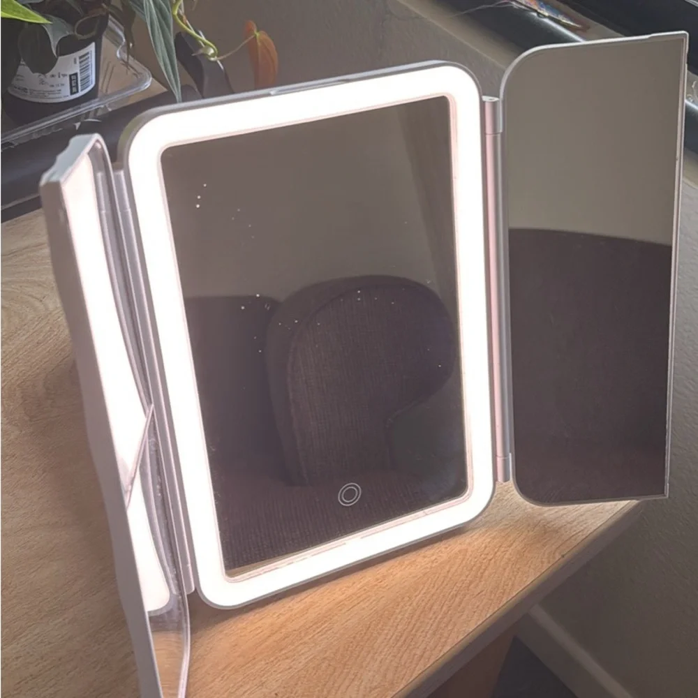 LED Vanity Mirror - Picture 6 of 9